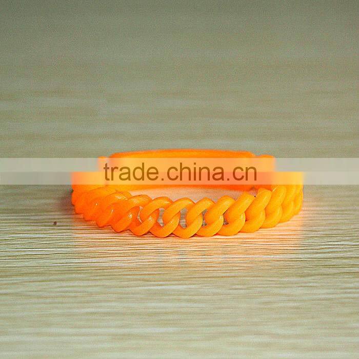 silicone hand bands with twist bracelet