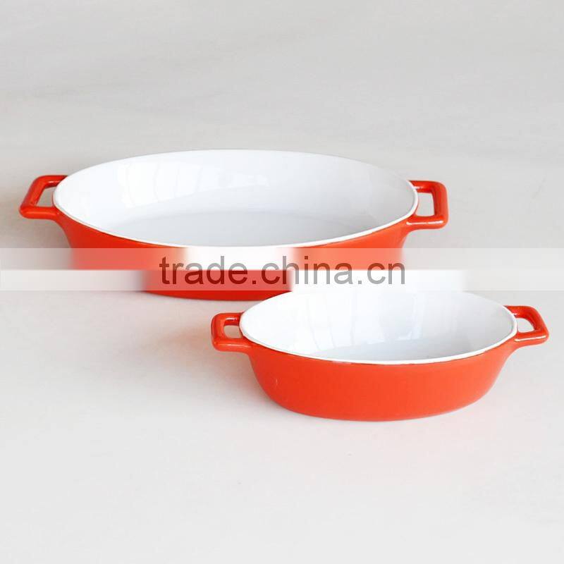 Set of Two Ceramic Bake Plate with Handle in Solid Color