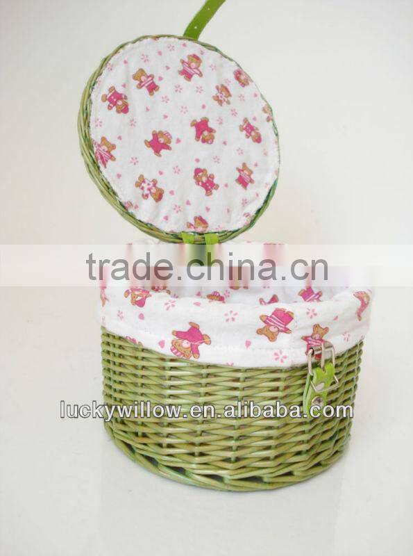 wicker cosmetic basket with lining and lid