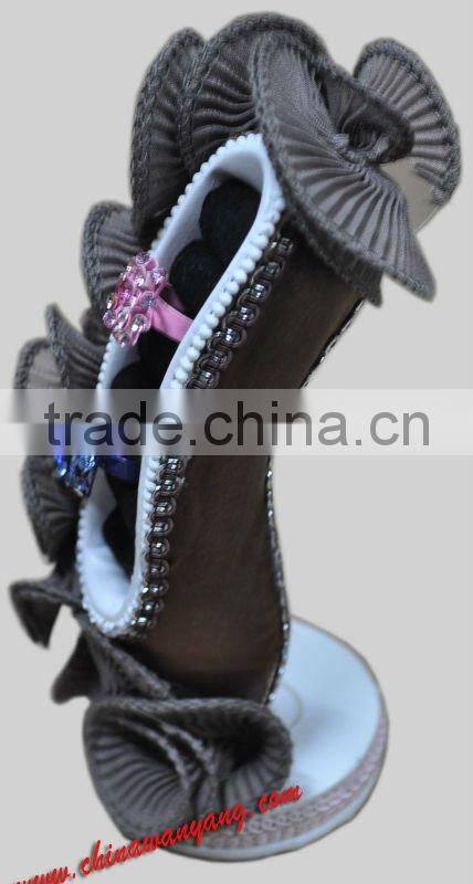 ballet shoes with flowerring ring display stand