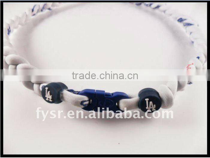 fashional titanium sports balance necklace