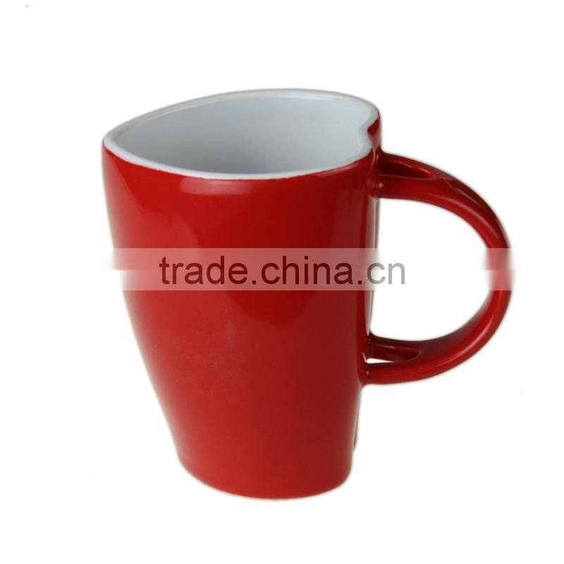 Factory bulk sale gift ceramic heart shape mug with spoon in handle