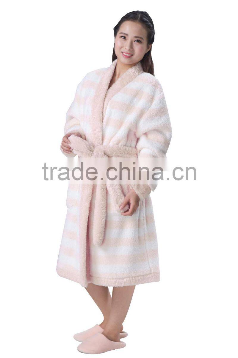China Manufacturer flannel academy bathrobe gown