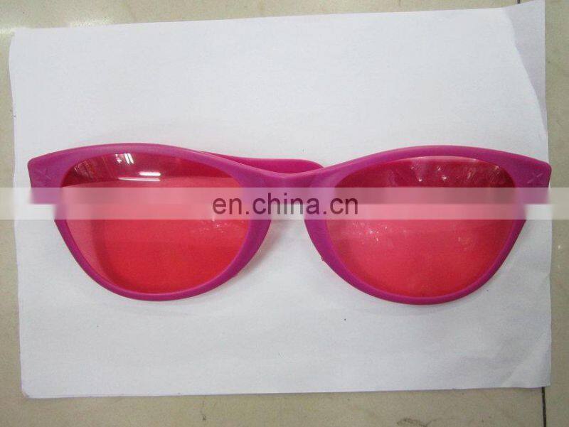 Cheap hot pink plastic party glasses