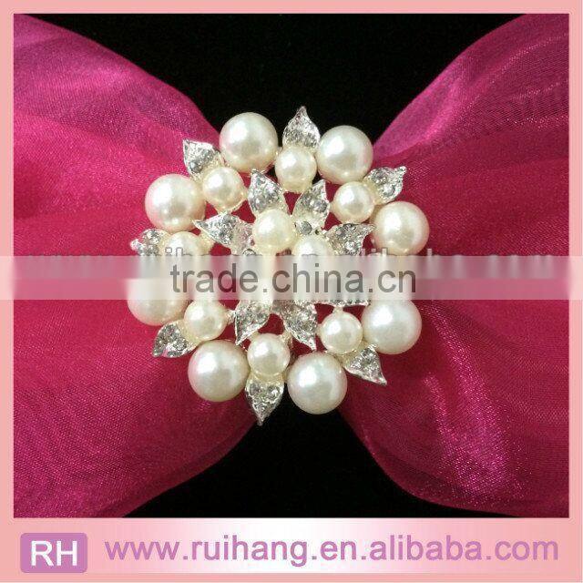 2015 new design wedding invitation brooch with ribbon pearl brooch