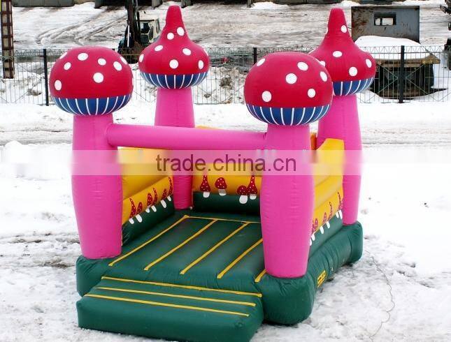 Most popular design cheap Mini cute Mushroon inflatable bouncer house bouncer castle game