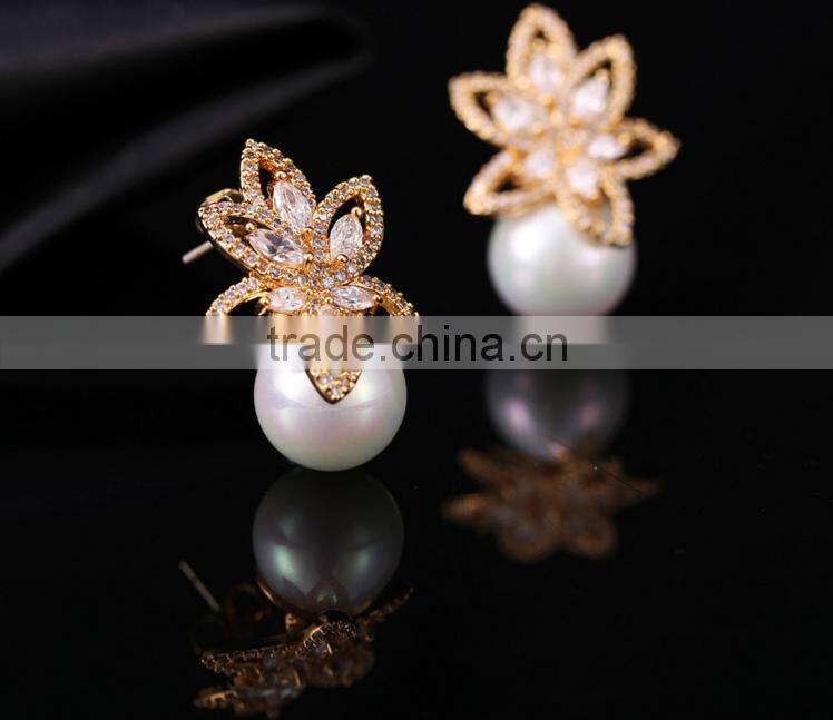 Wholesale Stock Small Order Fashion Women Flower in Water Pearl Zircon Earrings