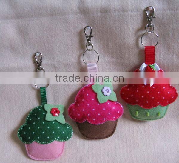 hot 2017 best selling new product decorative custom handmade fabric china supplier felt cool keychain