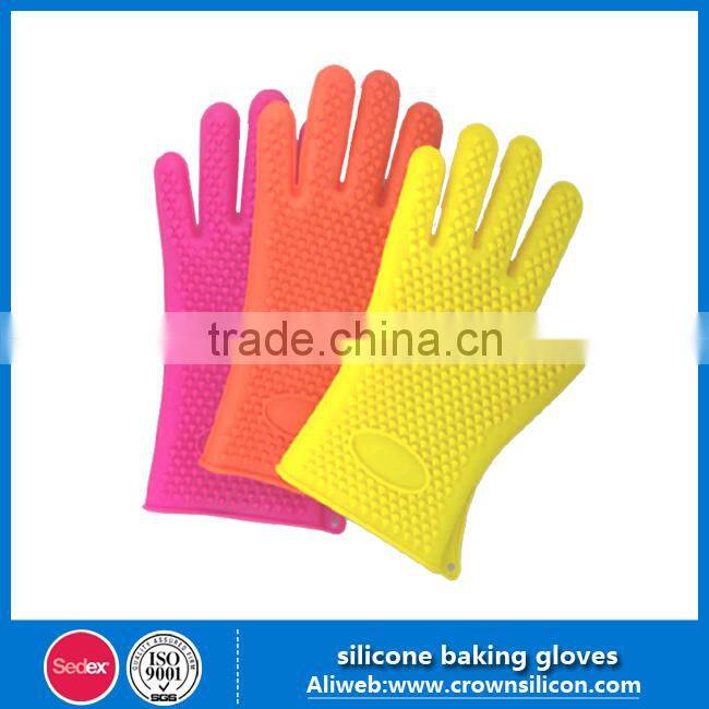 Waterproof heat resistant kitchen silicone glove