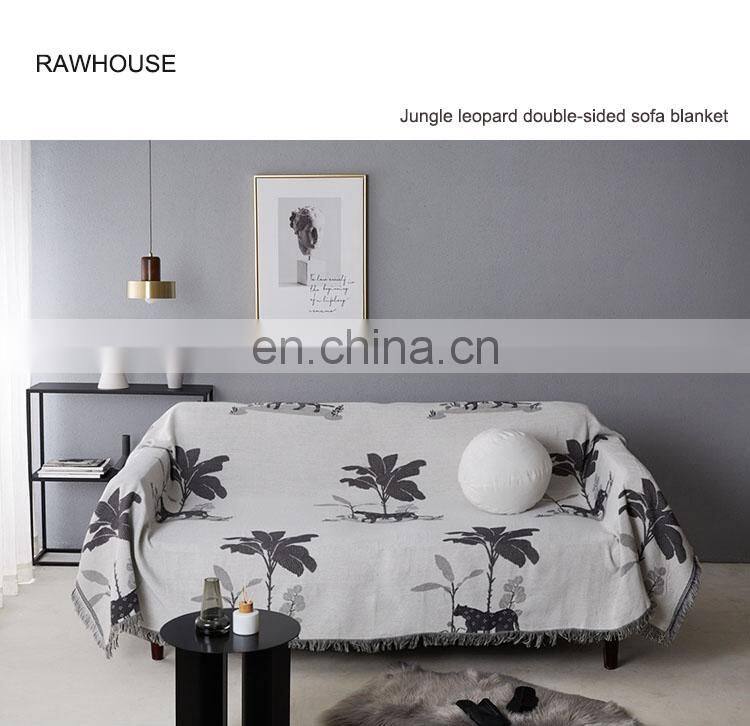 RAWHOUSE China wholesale throw blanket Yarn Dyed leopard double side woven throws tassels cover sofa home decor