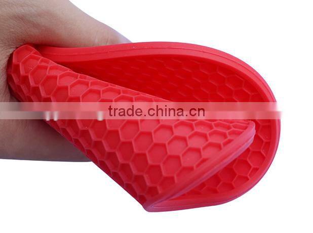 Hot sale FDA and LFGB food grade colorful heart shape non-sick silicone table mat & silicone placemat