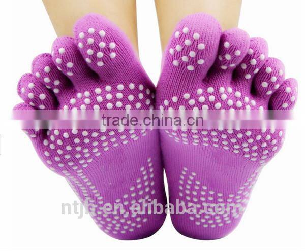 cotton anti slip indoor knitting cycling Massage Yoga five Fingers toe trampoline Pilates floor socks with Grip