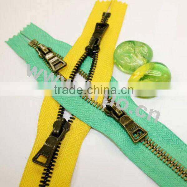 Two-way Slider Zipper