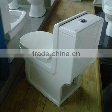 Fashionable siphonic white porcealin one piece toilet 8226