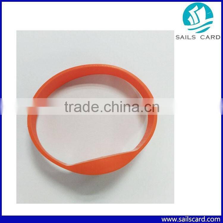 Customized Rubber Colorful Silicone Waterproof RFID Wristband/Bracelet
