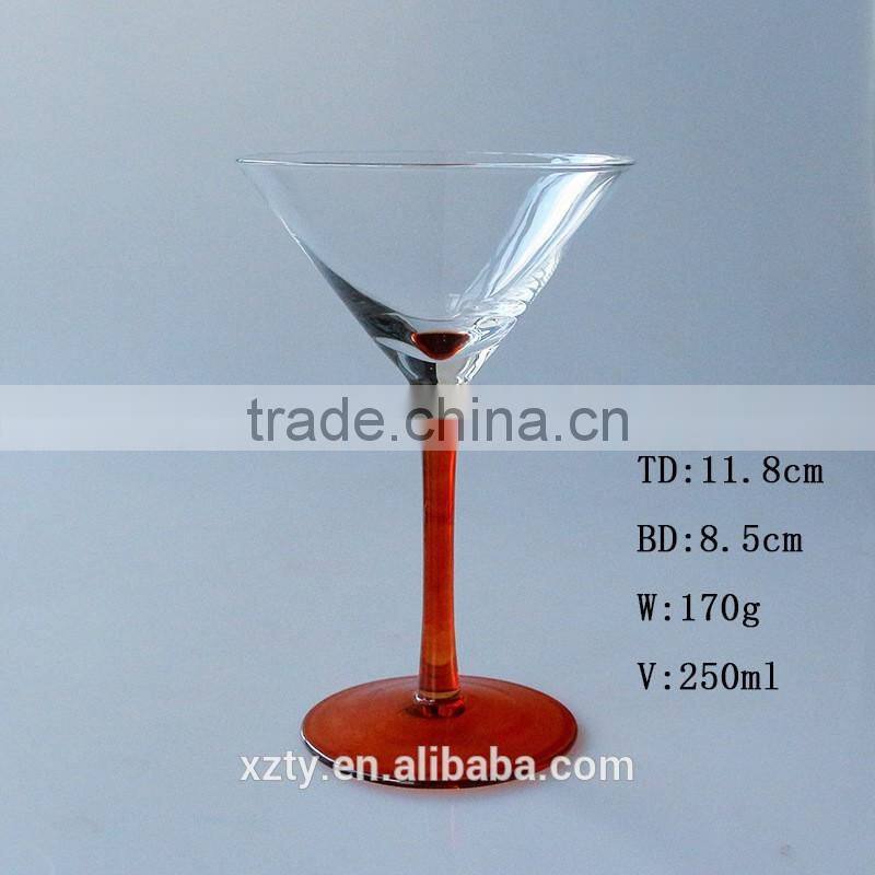 250 ml slightly red cocktail glasses with handle