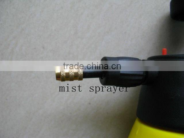 Plastic hand pump garden sprayer 2000ml