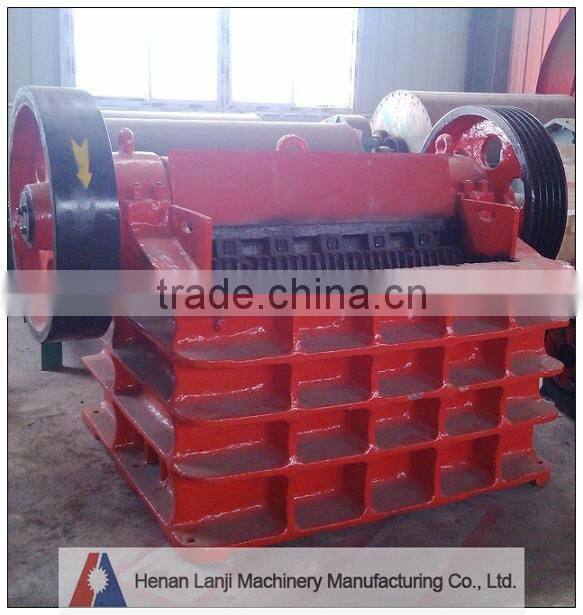 Top quality small diesel engine jaw crusher PE200*300 model