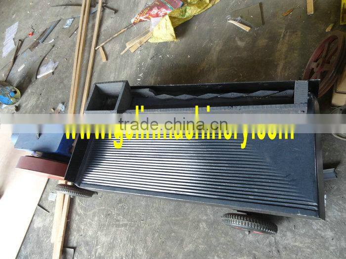 Mini mobile gold shaking table with movable wheels for small scale mining separation