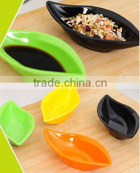 Wholesale Stock Colorful Melamine Resin Leaf Shaped Sauce Dish
