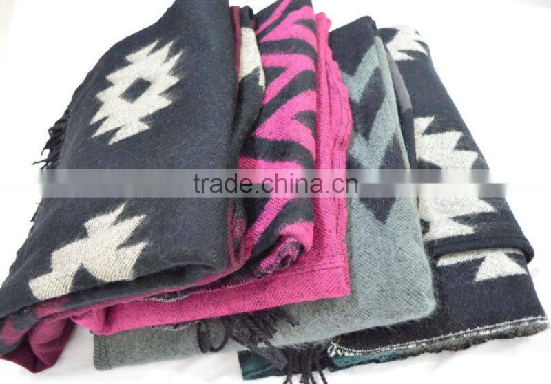 2017 winter the latest knitted acrylic lady new stole with cap