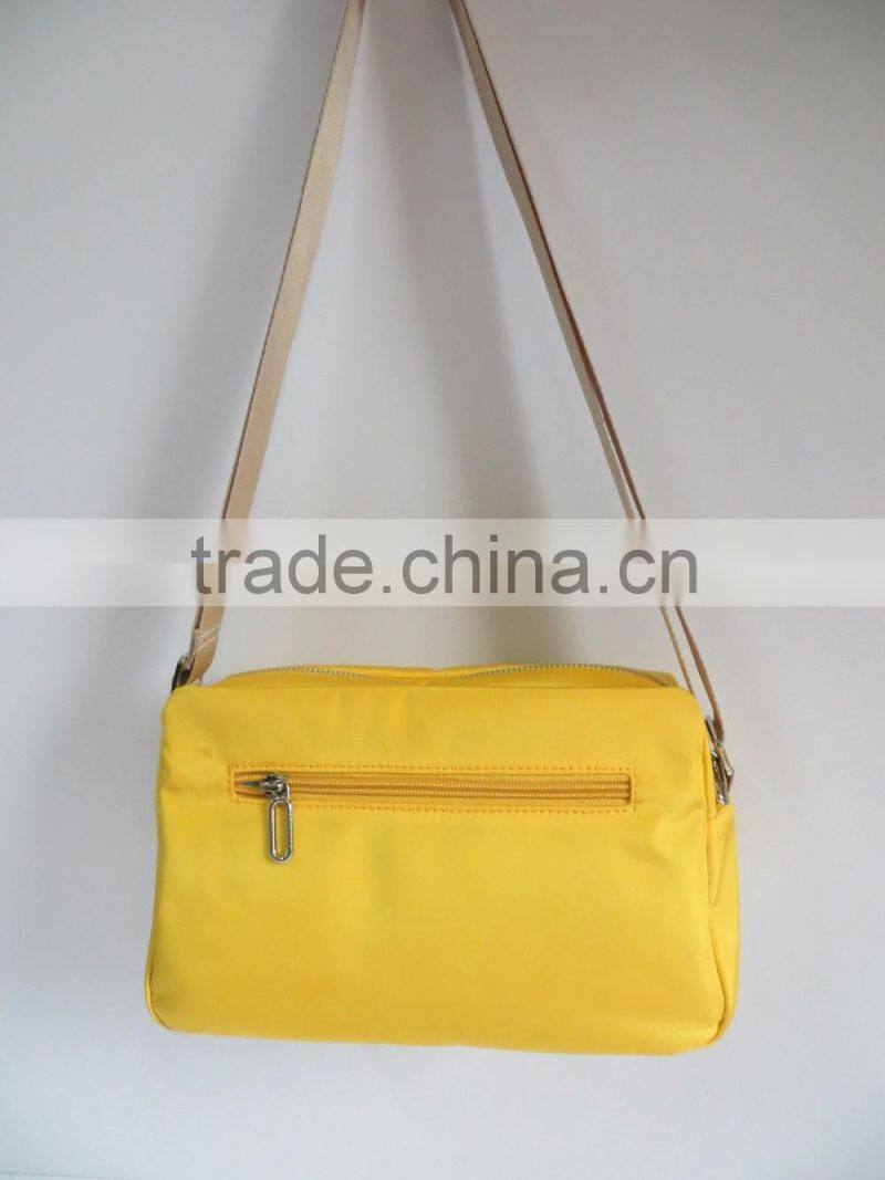 guangzhou high quality classic fashion yellow waterproof lady handbags shoulder bags