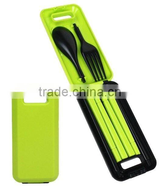Practical 3 pieces pack green plastic Kitchenware Kid's Flatware Sets