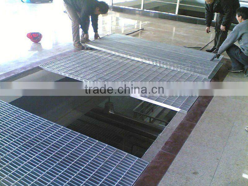 Flooring Steel Grating,Stair treads, mezzanine flooring, trench cover cost and specification