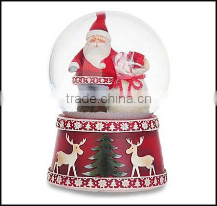 2015 new on alibaba china interior decor resin snowglobe