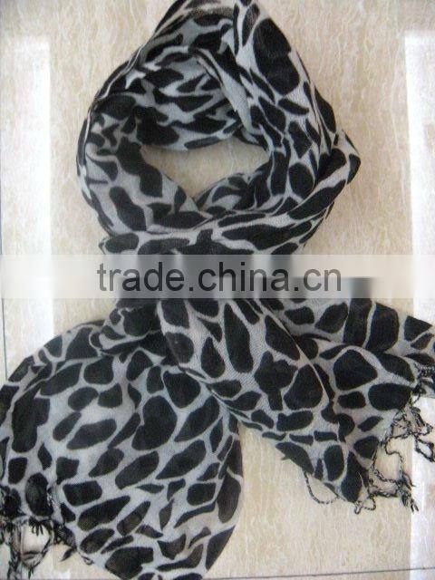 Latest hot wool Printed shawl/scarf Winter 2013