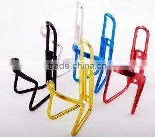 low cost promotional mountain bike parts spray coating water bottle cage colourful bottle cage aluminium bottle holder