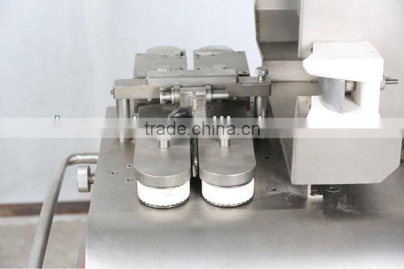 Sausage cutting knot machine