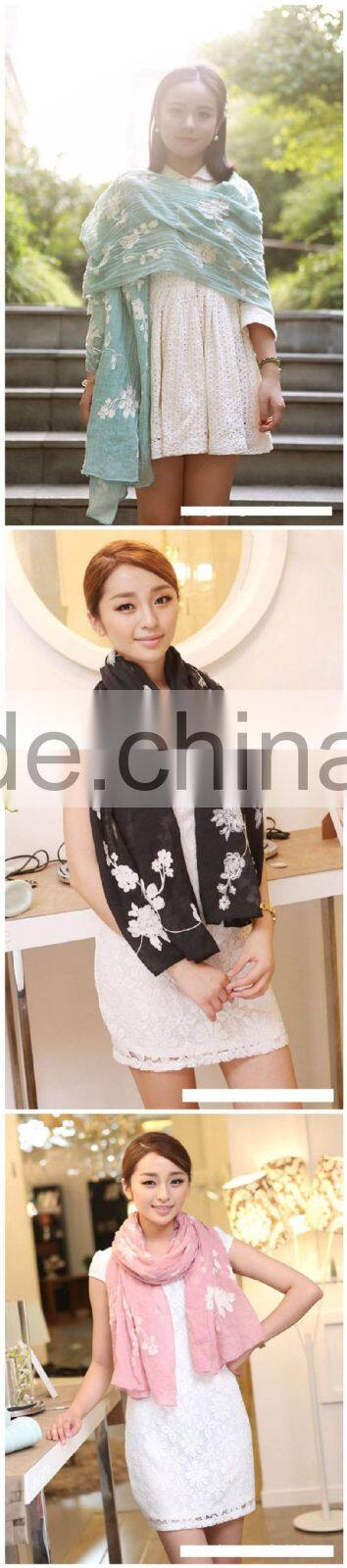 New Arrival Fashion Korean Ladies Flower Embroidery Cotton Scarf