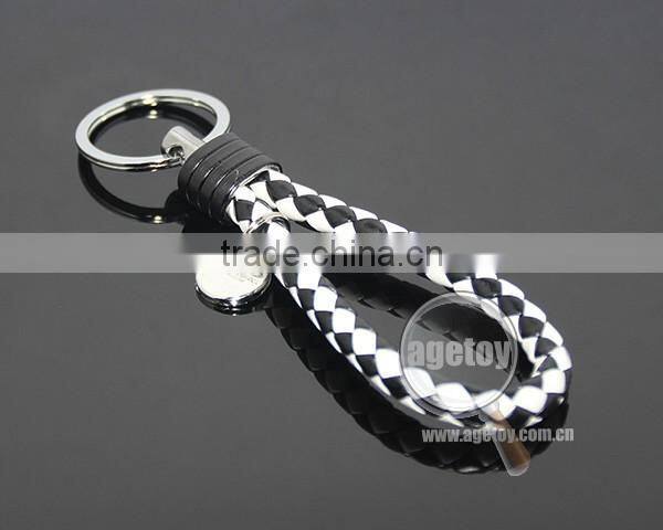New Arrival Manual Hand Braided Rope Silver Zinc Alloy Metal Tag Braided Leather Cord Black White Leather Straps Weave Keychain