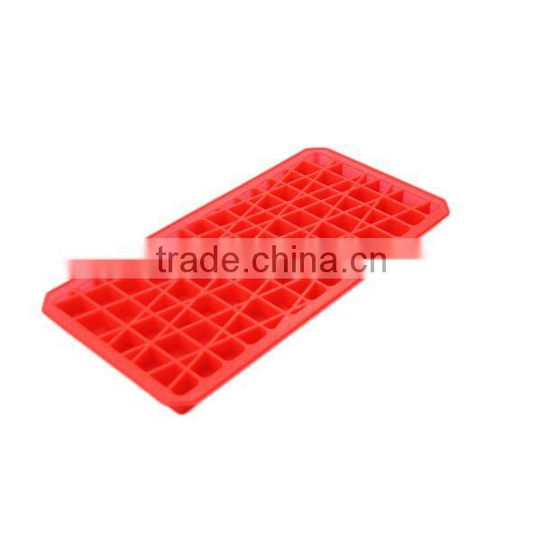 double wall plastic tumbler with ice cube