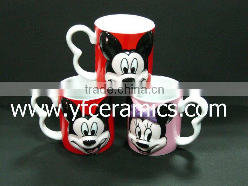 YF18621 embossed porcelain coffee mug with lid