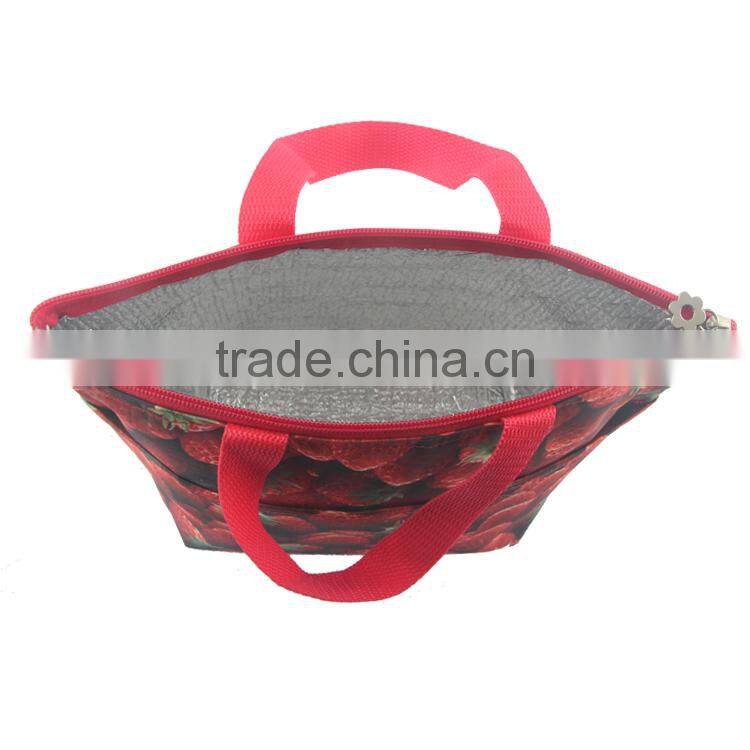 China factory good quality beautiful strawberry pattern thermal lunch bag, unique lunch bags
