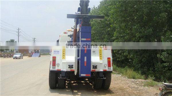 NorthBenz integrated towing and lifting wrecker