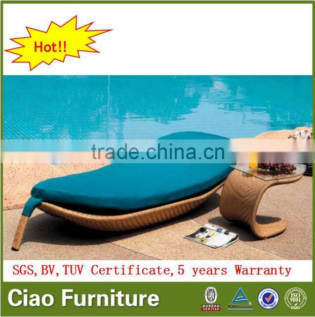 promotion hotel outdoor day bed rattan sun bed with cushion