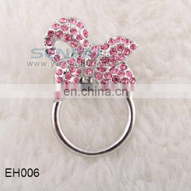 2015 fashion jewelry china supplier red color bee eyeglass holder eyeglass holder pin