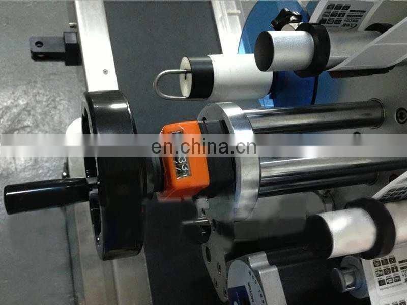 Automatic Surface Label Applicator Flat Square Bottle Labeling Machine