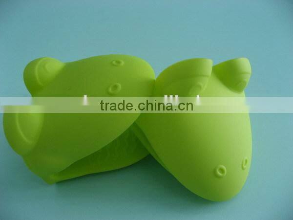 eco-friendly cute design silicone heat resistant oven mitts