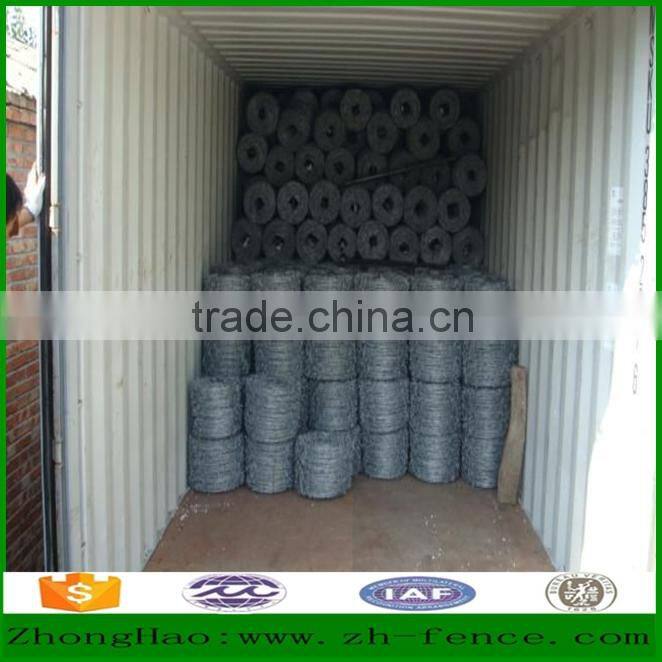 Hot dipped galvanized or PVC coated Barbed Wire Fencing farmland fence