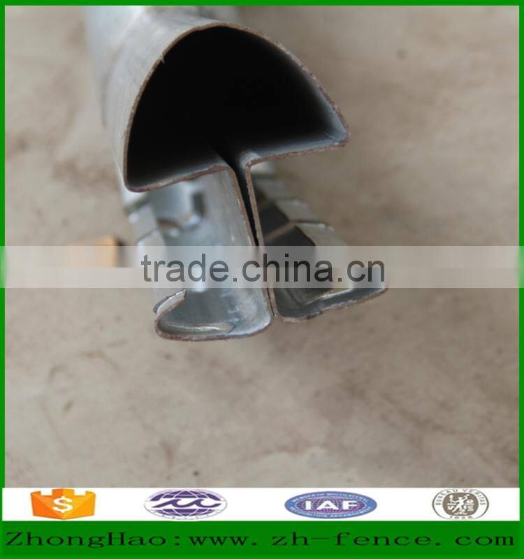 Factory direct sale powder coated triangle bending fence / peach shape post fence