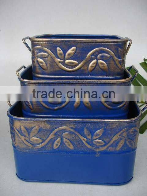 Brushed gold Planters