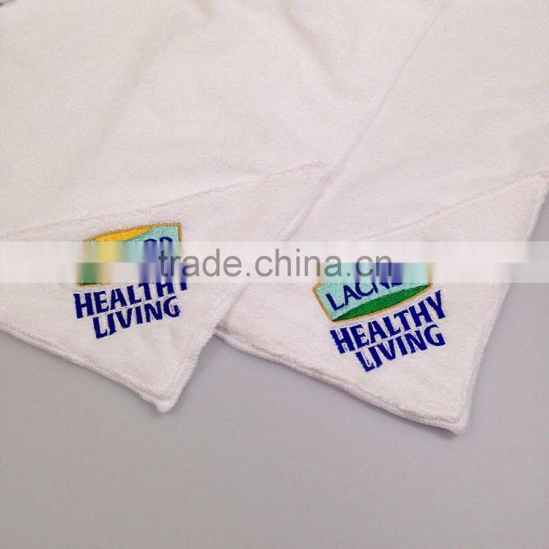 Microfiber sports/gym towel with logo zipper