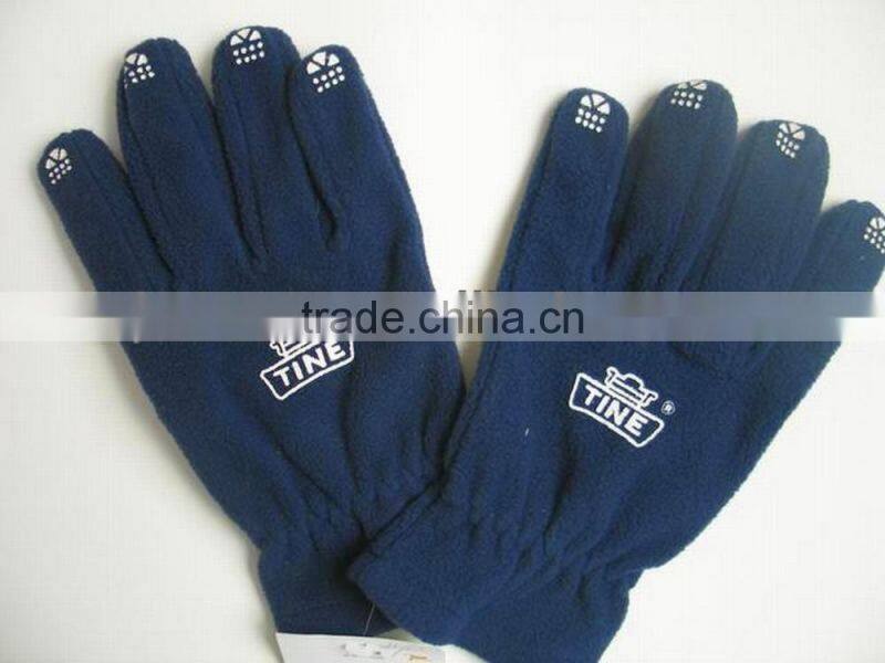 warm polar fleece gloves with decorations for man