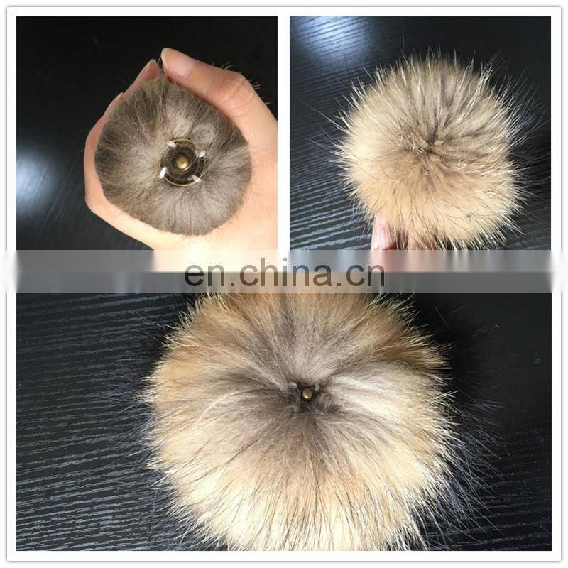 Fashion Top Quality Fluffy Pompoms Real Raccoon Fur Pom Poms Black Tips