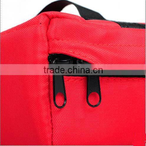 Portable lunch cooler bag with aluminum foil lining