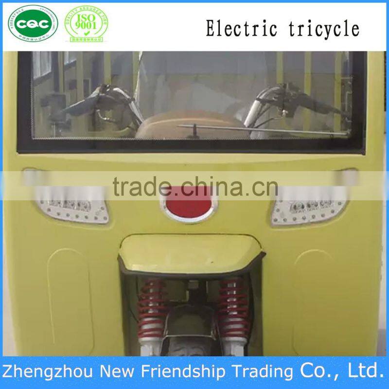 Closed cabin tuktuk motorcycle/ 6 passengers taxi tricycle